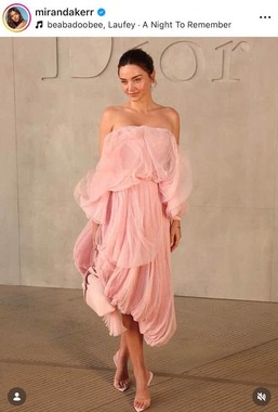 ミランダ・カーさんのインスタグラム（＠mirandakerr）より