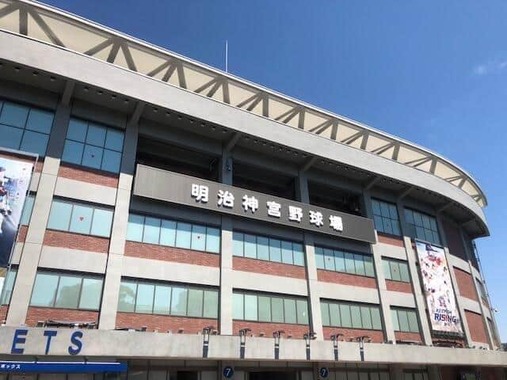 アクシデントは4月16日に神宮球場で行われたヤクルト―DeNA戦で起きた