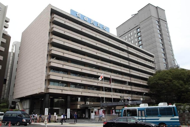 自民党政調会からの提言について報告。リプ欄は誹謗中傷動画疑惑への批判であふれた