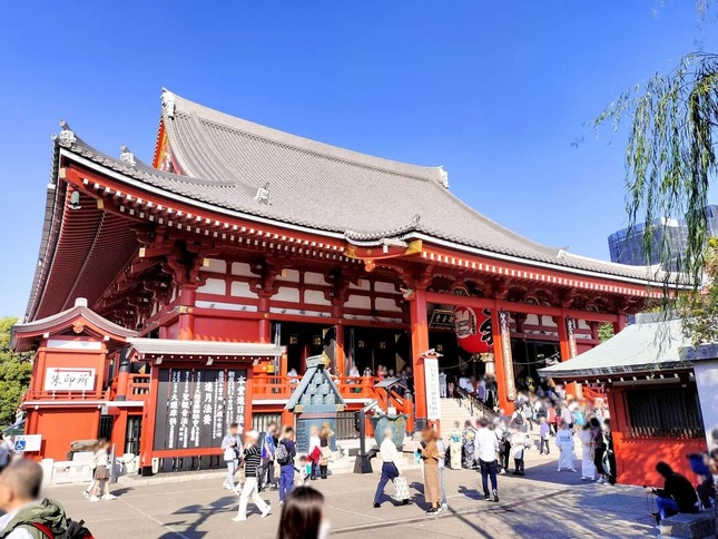 浅草寺の本堂（観音堂）