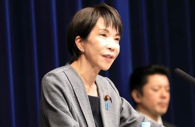 高市首相の「サナ活」ブームは終わったか　愛用バッグやペン爆売れ、えびせんべいセールス10倍増...そして今