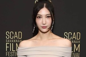 W杯テーマソング歌唱の美人歌手、日本のSNSユーザー騒然　「菜々緒出てきたかと」「似すぎ」