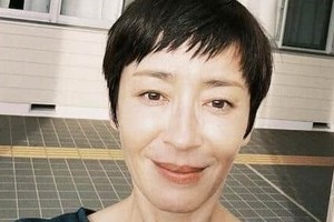 宮沢りえ、妖艶肩出し黒ドレス姿で色気ダダ漏れ...いくつになっても変わらぬ美貌にドキっ