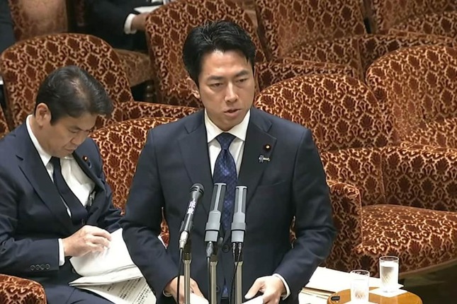 小泉進次郎防衛相の答弁には怒気がこもった（写真は参院インターネット中継から）
