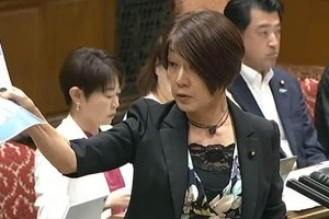 自衛隊批判の日教組出身議員は、どんな気持ちで教え子の就職を祝ったのか　4年半前のポストが波紋