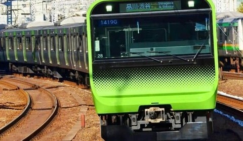 「何度も私の太ももに触れて」　地下アイドルが山手線で痴漢されたか、不自然に置かれた手を撮った証拠動画