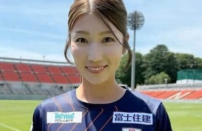 美女サッカー仲田歩夢、肩出しボーダー柄タンク姿に反響「女神すぎる」「可愛すぎ」　ユニ姿と雰囲気変わって