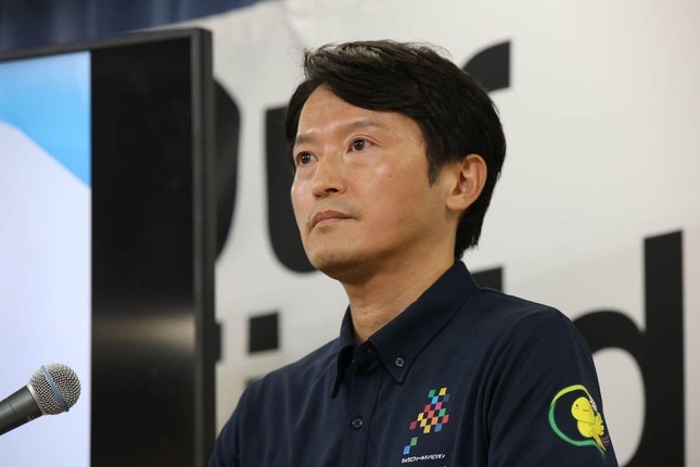 記者会見をする斎藤元彦兵庫県知事（2026年6月17日、兵庫県庁）