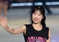 フィギュア・中井亜美、赤×黒衣装で大人っぽく...妖艶な雰囲気　「赤いドレスの天使」「かわいいから綺麗に」