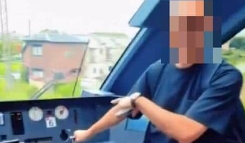 中国人客が誤乗車→乗務員室で待機中に機器に触る　近鉄が釈明「車掌が気づかなかったが、危険な行為」
