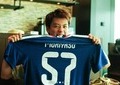 竹内涼真、かっこよすぎW杯会場でサポーターと肩組みショット　長友佑都も反応「ずっと日本サッカー界に関わって」