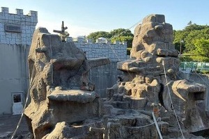 子猿のパンチで人気の市川市動植物園、飼育員の「腕章」に要注意　「撮影禁止」のサイン、SNS投稿発見なら通報も