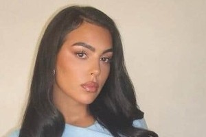 クリスティアーノ・ロナウド＆タイトなワンピ姿の9歳年下美女婚約者、顔寄せラブラブ2ショット...幸せダダ漏れ