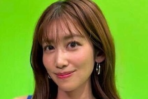 元NHK中川安奈アナ、デニムのショーパン×日本代表ユニ姿で...W杯現地観戦　「戦いが終わった瞬間、自然と涙が」