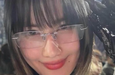 橋本愛への誹謗中傷めぐり「正義感って何でしょうね？」　スマイリーキクチ、コメ欄スクショして注意喚起