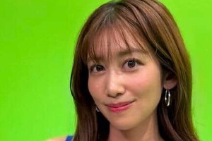 元NHK中川安奈アナ、ドット柄ショーパン×白の日本代表ユニ姿　W杯の現地観戦「弾丸ヒューストン旅」振り返る