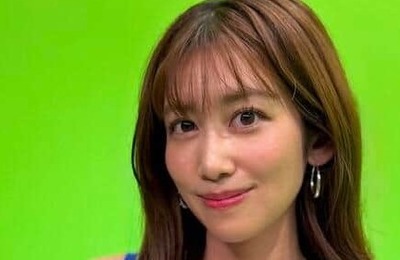 元NHK中川安奈アナ、ドット柄ショーパン×白の日本代表ユニ姿　W杯の現地観戦「弾丸ヒューストン旅」振り返る