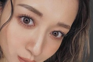 みちょぱ、真っ黒ボブにイメチェンで激変　クールな表情で見つめ...「ますます綺麗」「かっこいい美しい！！」