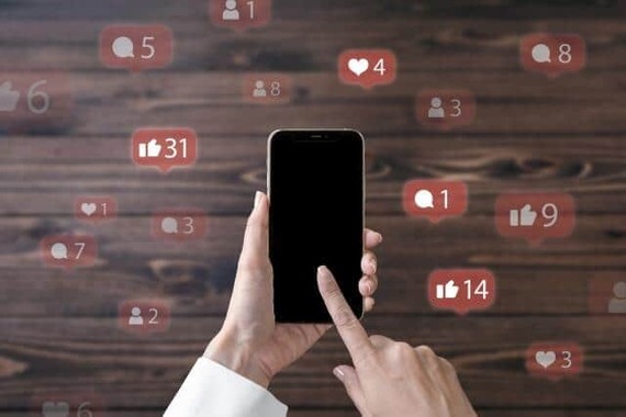 海外ユーザーも含めれば、Facebookはいまだ世界最大級のSNSだ