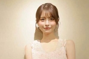 長濱ねる、肩出しトップス＆お団子ヘアでカワイイがダダ漏れ　すらり神スタイル炸裂ショット