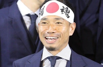 長友佑都が子どもに贈ったメッセージに反響「父親の鏡」　W杯会場での家族ショットも公開