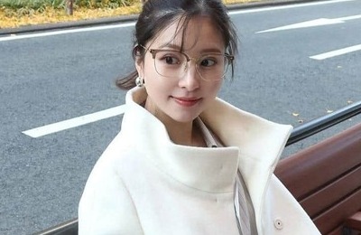サッカー堂安律の美人妻・明松美玖、パパ似？日本代表ユニ姿の第1子と幸せ2ショット　「かわいすぎます」