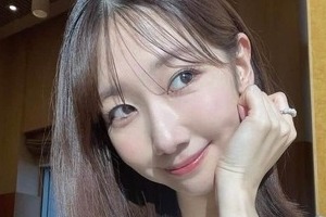 柏木由紀、19歳＆15歳の自分と...奇跡の2ショットに反響　「メッチャ可愛い」「ずーっと可愛い過ぎ」