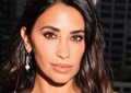 サッカー・メッシの美人妻、ヘソ出し＆アルゼンチン代表ユニ姿...神スタイル炸裂ショット　息子たちとW杯応援中