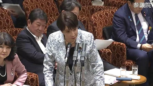 答弁する高市早苗首相（参院インターネット中継より）

