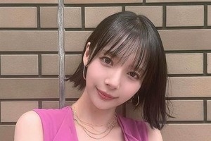「役満ボディー」岡田紗佳、花柄チャイナドレス姿で衝撃のかわいさ　「マジで可愛い」「最高」美貌ダダ漏れ