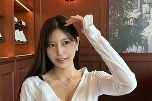 「令和の峰不二子」阿部なつき、白タンクトップ姿で色気にドキっ...神スタイル炸裂　「可愛すぎ」「癒されます」