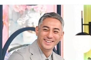 市川團十郎の13歳長男、プールを満喫ショット　イケメンに成長...「身長が伸びててびっくり」「パパに似てきた」