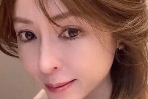 大河内志保、黒キャミワンピ姿で色気ダダ漏れ　変わらぬ美貌にどよめき...「美人過ぎ」「美しすぎる」