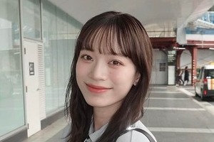 サッカー日本代表・上田綺世の美人妻・由布菜月、ネイビーのワンピ姿でかわいさ限界突破　「幸せそうな表情」