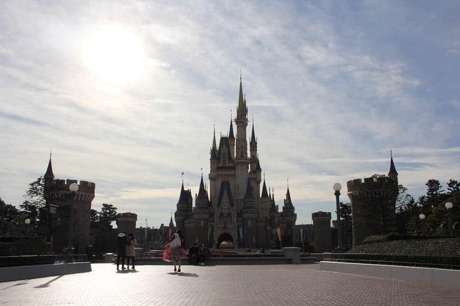 東京ディズニーランドが開園したのは1983年