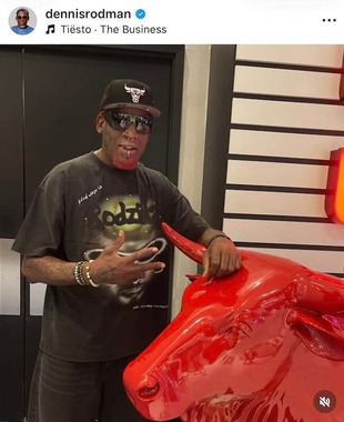 デニス・ロッドマン氏のインスタグラム（＠dennisrodman）より