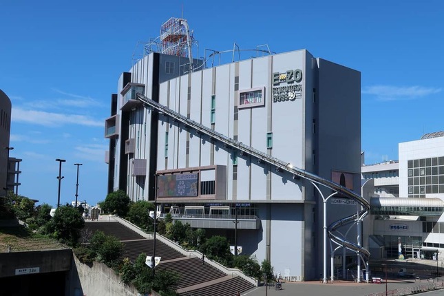 2代目の劇場はドーム隣の商業施設「BOSS E・ZO FUKUOKA」（ボス イーゾ フクオカ）にある