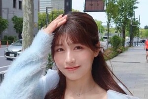 ちとせよしの、肩出しオフショルワンピ姿でかわいさ限界突破...「最近は前髪ぱっつん」　「可愛過ぎ」「似合う」