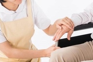 「夜勤中で寂しさや不安」施設利用者を無断で動画撮影　外国人介護職員のSNS投稿に運営会社が謝罪