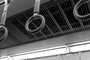 混雑する電車で「痛い！痛い！」隣の女性の理不尽な訴えに困惑　時間が過ぎるのを待つしかなかった