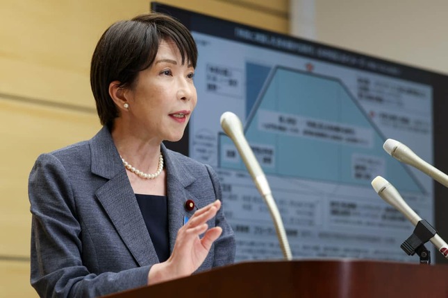 食料品の消費税率引き下げ方針を説明する高市早苗首相（写真は首相官邸ウェブサイトから）。異論が多数出ている