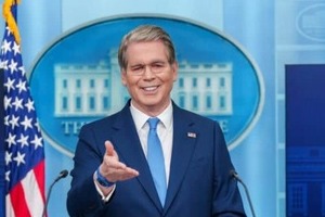 日米協調為替介入...ベッセント米財務長官が卓上に置いたメモ、撮られることを狙った思惑
