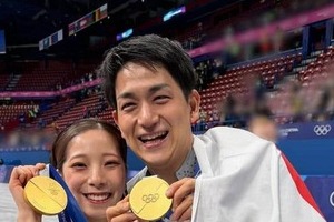 「りくりゅう」三浦璃来＆木原龍一、制服衣装がかわいすぎて悶絶...「かわいい」「素敵」「同級生に見えます」