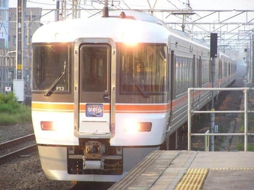 東京～大垣間を走った夜行快速「ムーンライトながら」

