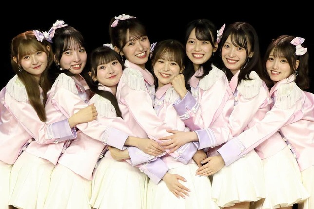 「夢のポップスター」公演初日メンバー8人。左から久保姫菜乃さん、山口結愛さん、山﨑空さん、山内瑞葵さん、倉野尾成美さん、新井彩永さん、坂川陽香さん、高橋彩音さん