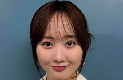 本田望結、花柄の浴衣姿でかわいさ限界突破...口元に指をそえてポージング　「めっちゃ可愛い」「浴衣美人」