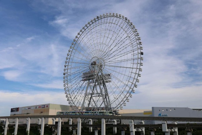 運休したままとなっている「オオサカホイール」（2026年7月、大阪府吹田市）