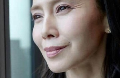 中谷美紀、肩出しワンショル姿で色気ダダ漏れ　「いつも上品で素敵」「変わらない美しさ」すらり神スタイルの美貌