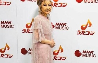 高橋真梨子77歳「33年ありがとう！」83歳夫と結婚記念日2ショットに反響　「理想の夫婦」「ずーっとお幸せに」