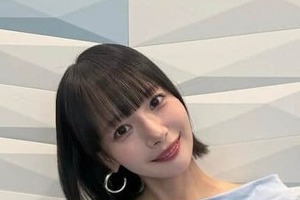 「役満ボディー」岡田紗佳、肩出しボーダー柄ノースリで色気ダダ漏れ　「可愛すぎます」「美し過ぎて尊い」